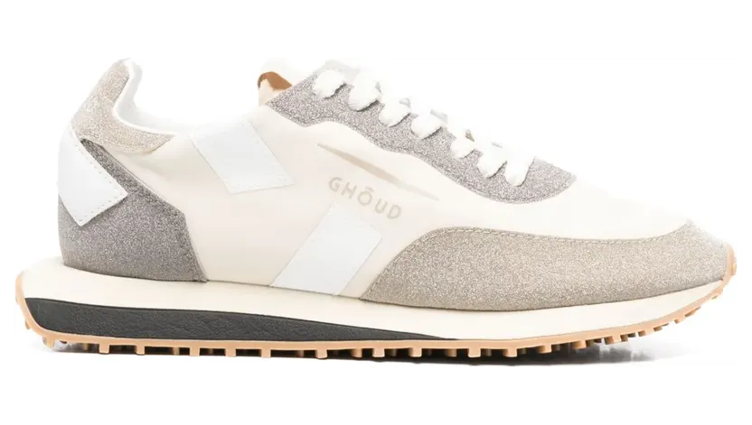 GHŌUD Sneakers met sterren – Beige (SCLWNG10)