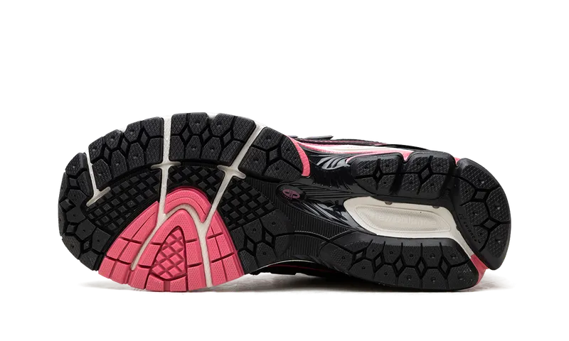 New Balance 1906R “Desert Heat Black Pink” (U1906RMD)