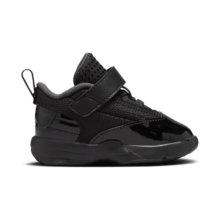 air-jordan-max-aura FQ8296-001