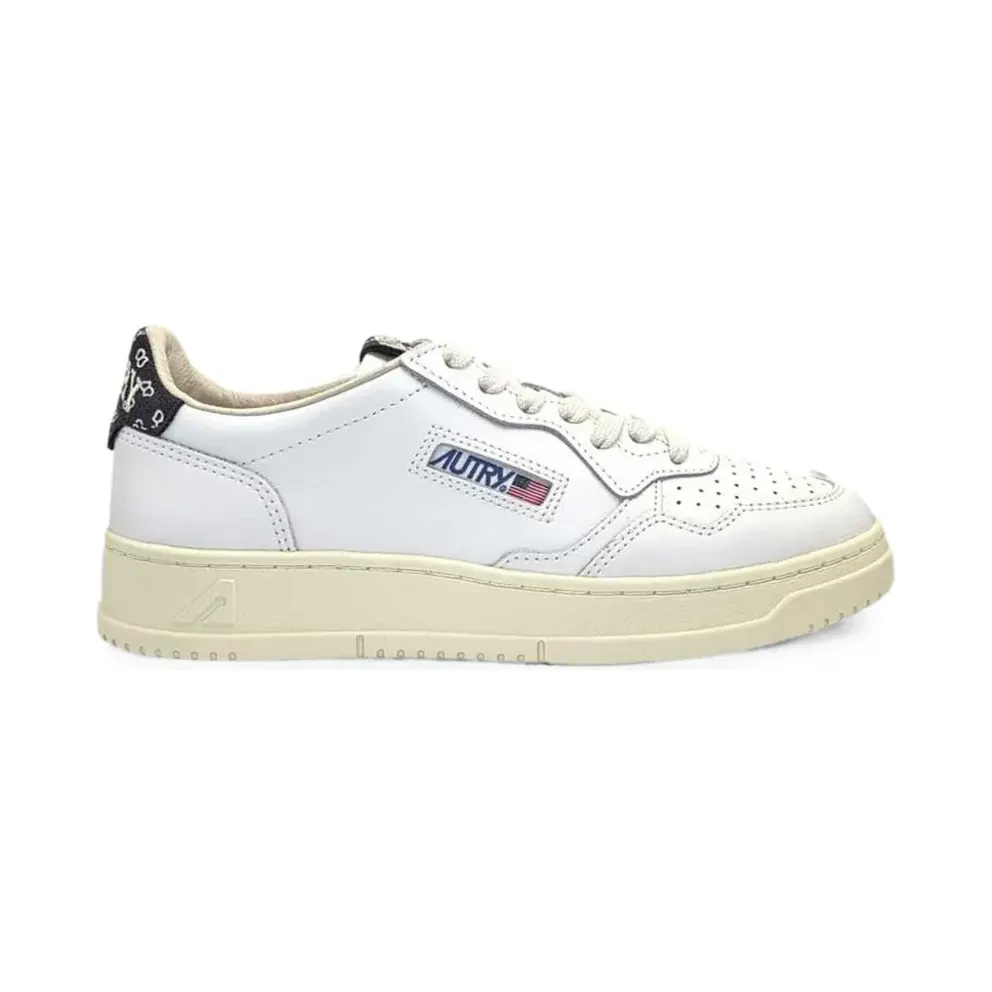 Autry Medalist Low with print – White (AULMHJ04)
