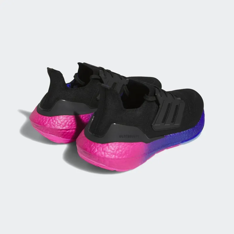 adidas Ultraboost 22 Core Black / Core Black / Lucid Blue (HQ8593)