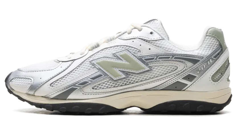 New Balance 204L “Silver/Sage Green”: low-profile voor voorlopers