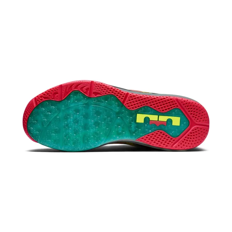 nike-lebron-11 695224-970