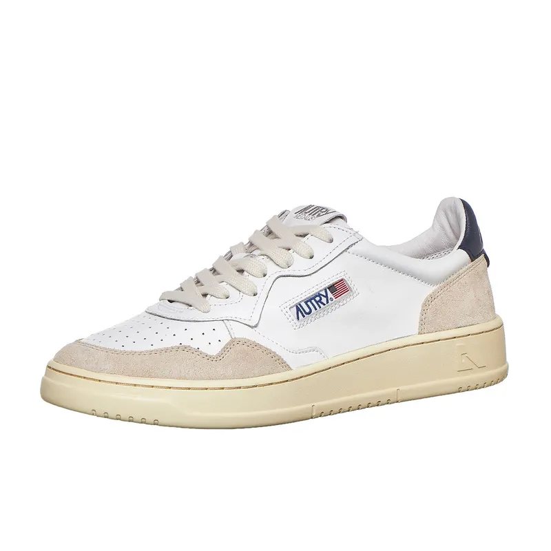 Autry Medalist Low White Blue (AULMLS28)