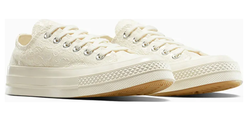 converse-chuck-taylor-all-star A13666C