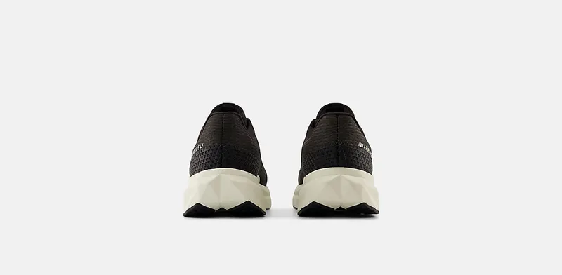 New Balance FuelCell Propel v5 Black Hot Mango Black Cement (MFCPRCB5)