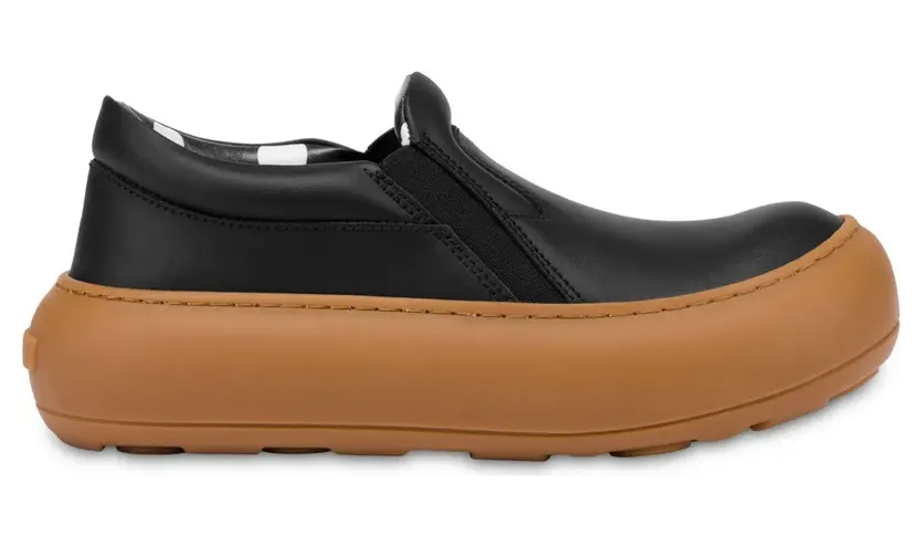 Moschino Sneakers aus Leder – Schwarz (MB15125G0MGA0)