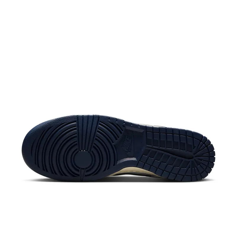 Nike Dunk Low “New York Yankees” (IM2222-101)