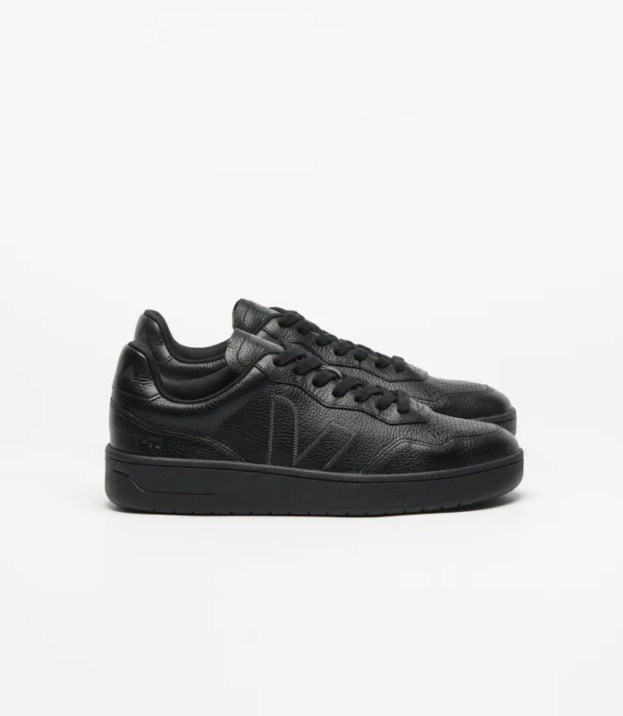 VEJA V-90 leather sneakers – Black (VZ2021976)