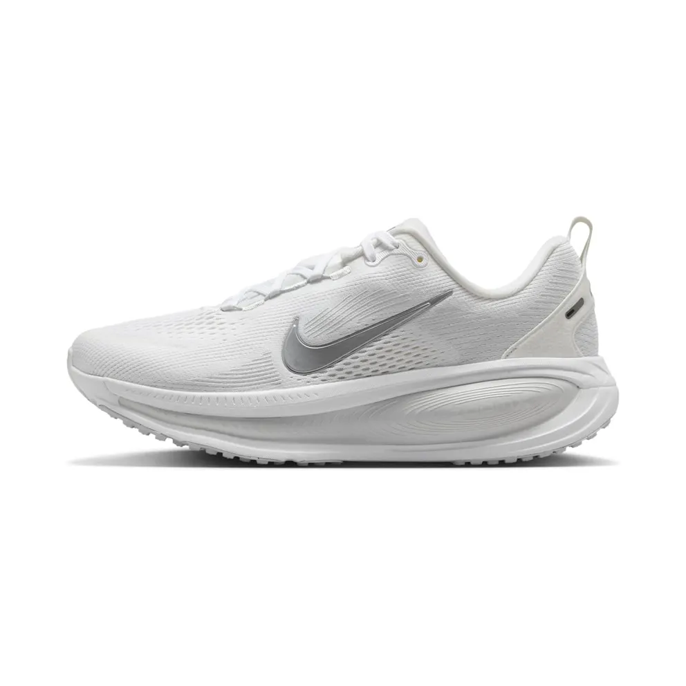 Nike Vomero 18 “White Photon Dust Summit White Metallic Silver” (HM6804-104)
