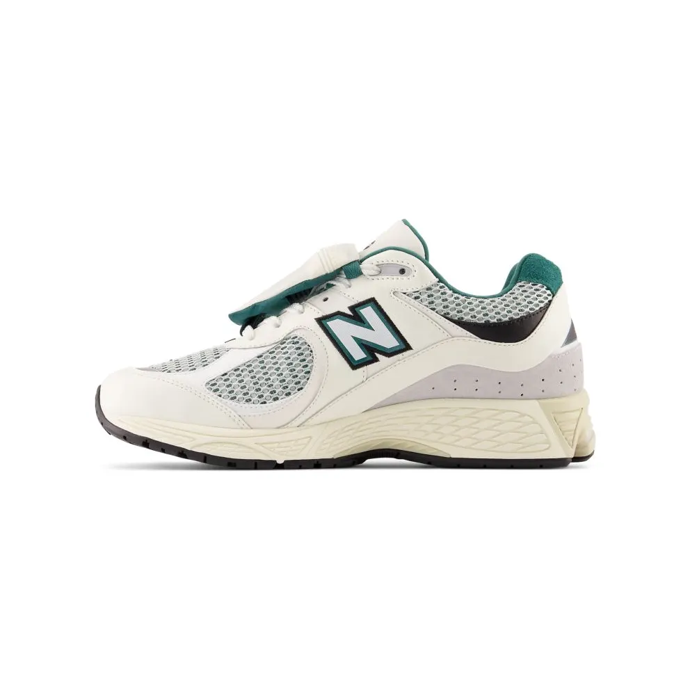 New Balance 2002R “Sea Salt/Vintage Teal” (M2002RVD)