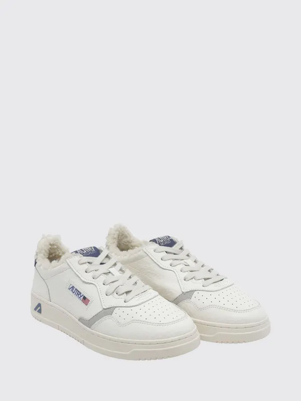 Autry Medalist Low in Grained Leather with Shearling Lining White (AUXMNE20)