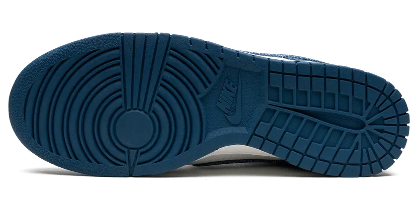 Nike Dunk Low “Sashiko – Industrial Blue”: clean, maar met detail (4)