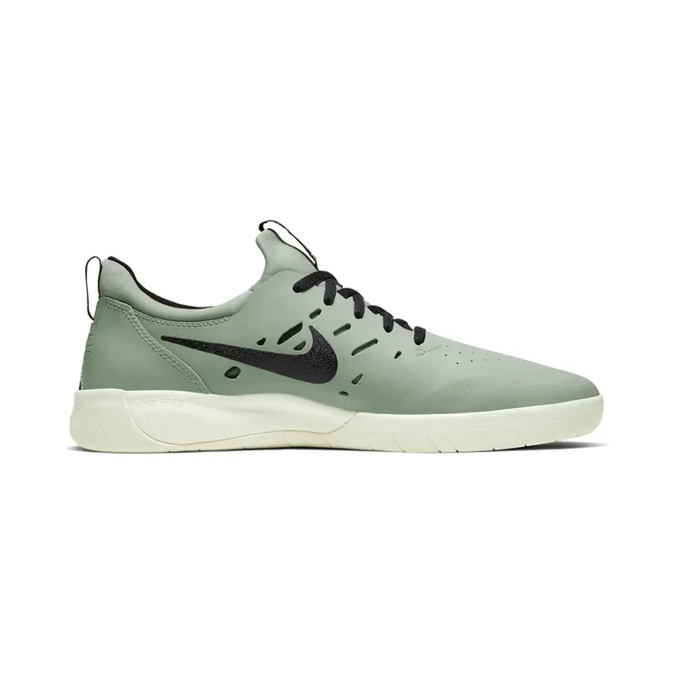 nike-free AA4272-300