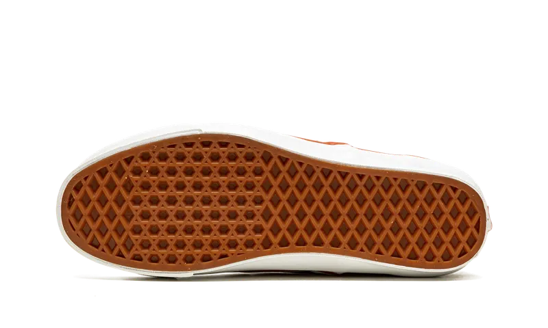 Vans OG Classic Slip-On “Javier Calleja – Potting Soil” (VN0A32QN6Z9)
