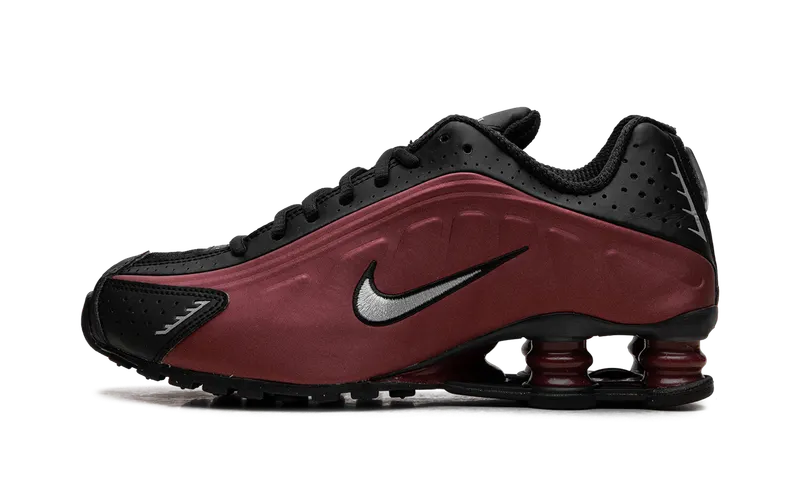 Nike Shox R4 “Black Team Red” (AR3565-009)