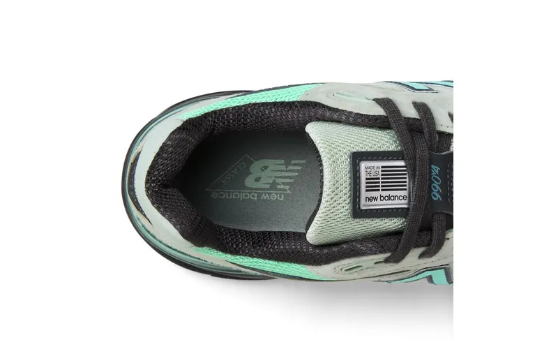 New Balance 990v4 “Silver Moss” (U990GE4): mint dat pas werkt met zwart (4)