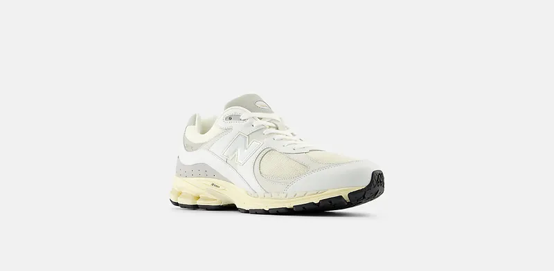 New Balance 2002R White Gold (M2002RIA)