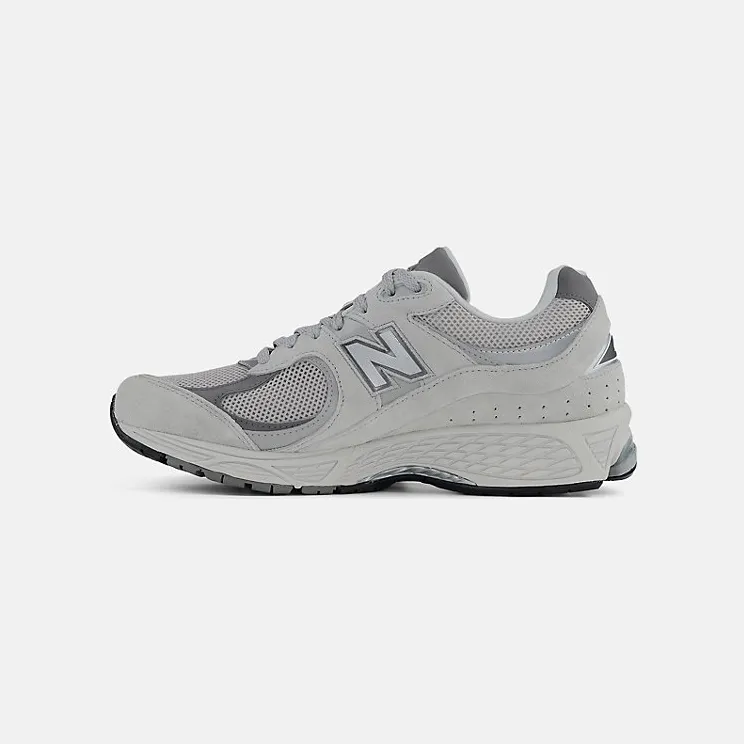 new-balance-2002r ML2002R0