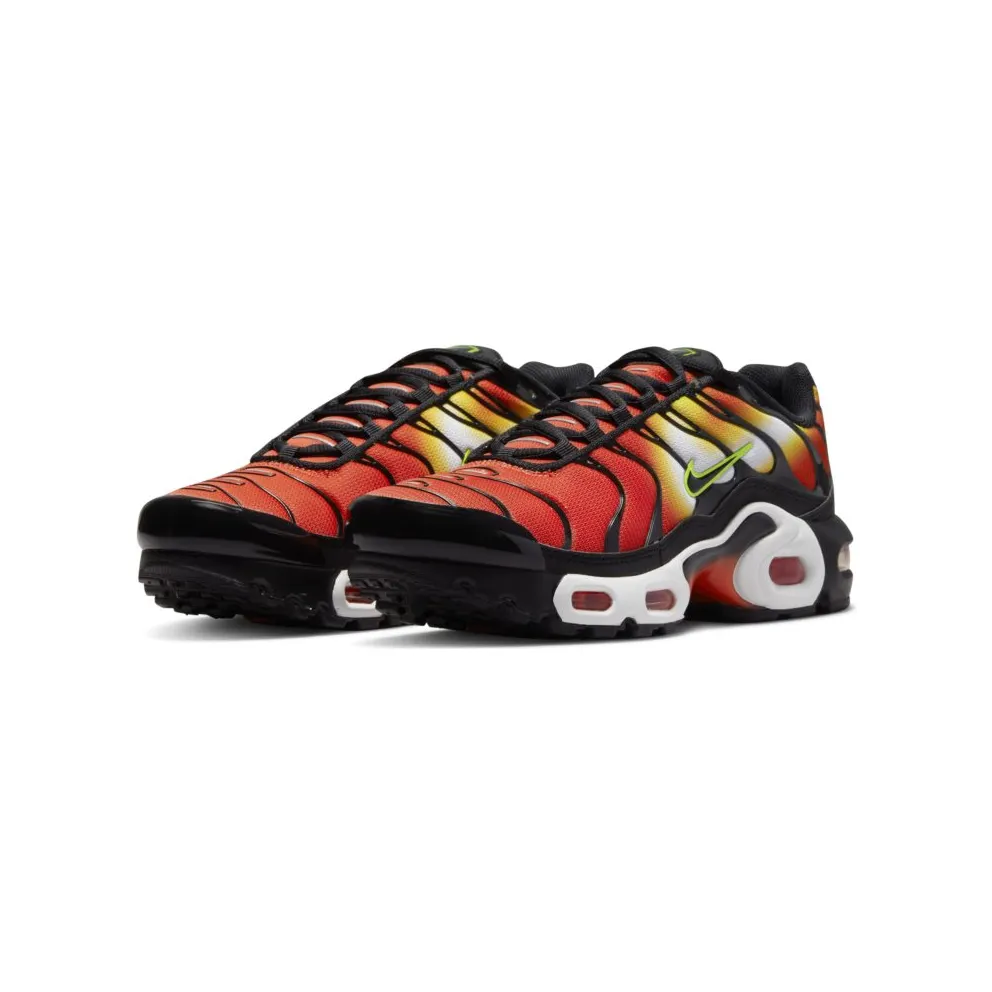 Nike Air Max Plus Older Kids’ Orange (DR8675-800)