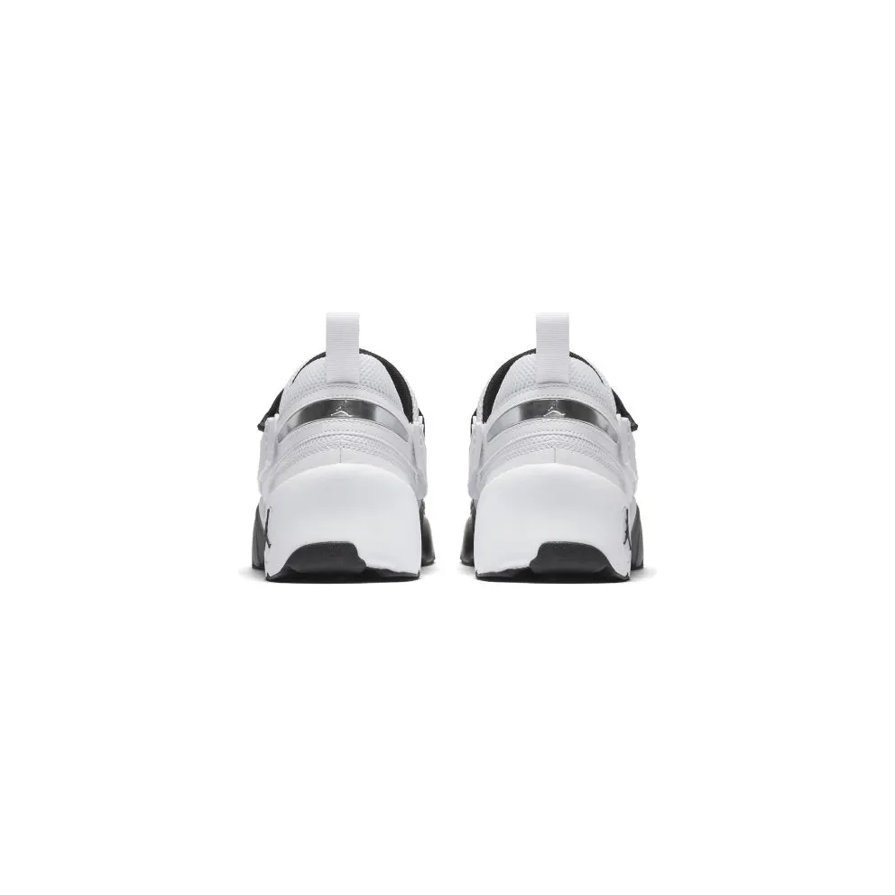 Jordan Trunner LX Black White Black/White (897992-010)