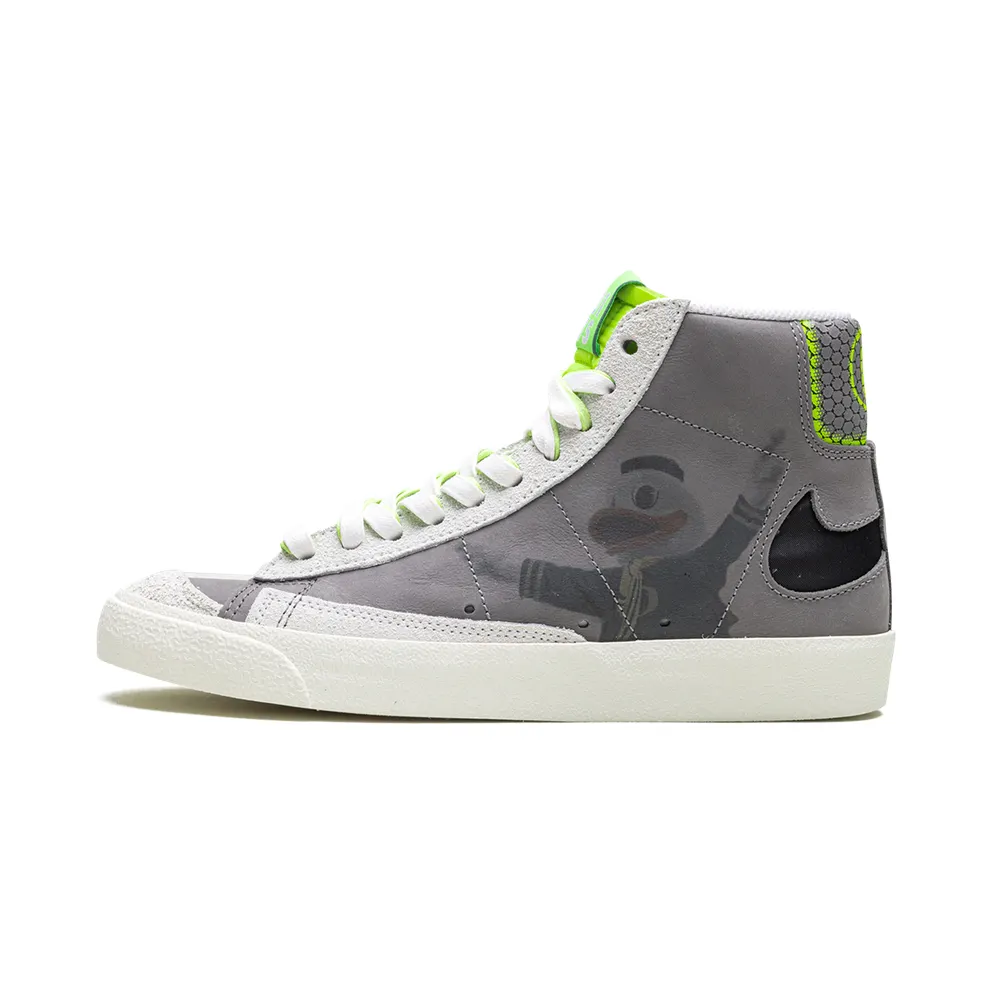 Nike Blazer Mid ’77 “University of Oregon Football” (FD0235-001)