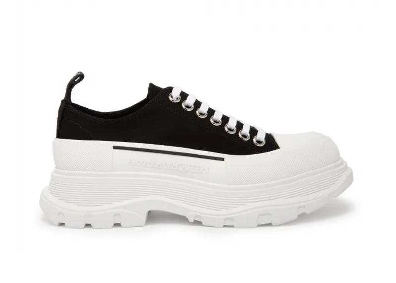 Alexander McQueen Tread Slick Low Lace Up Black White (W) (611705W4L321070)