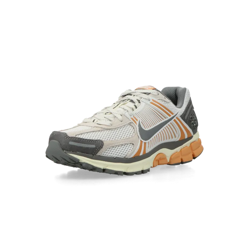 Nike Zoom Vomero 5 (phantom / flat pewter / copper moon) – IB7469-030