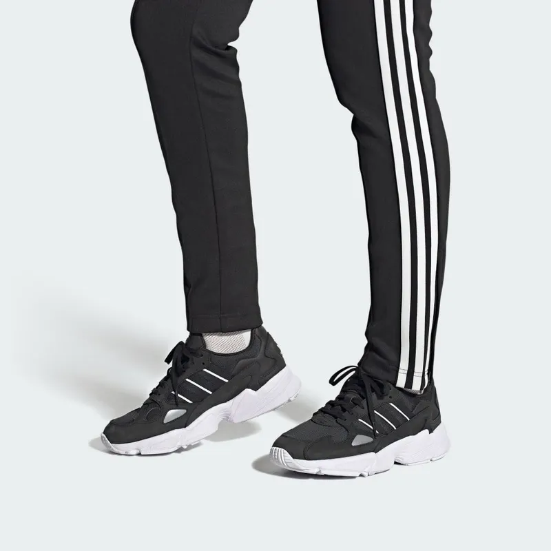 Adidas Falcon Core Black / Core Black / Cloud White (IG8301)
