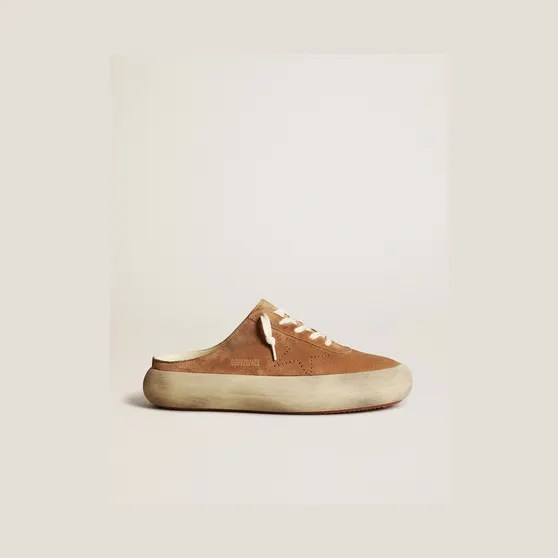 Golden Goose Space-Star Sabots In Tobacco Suede With Perforated Star (GMF00382.F003329.55353)