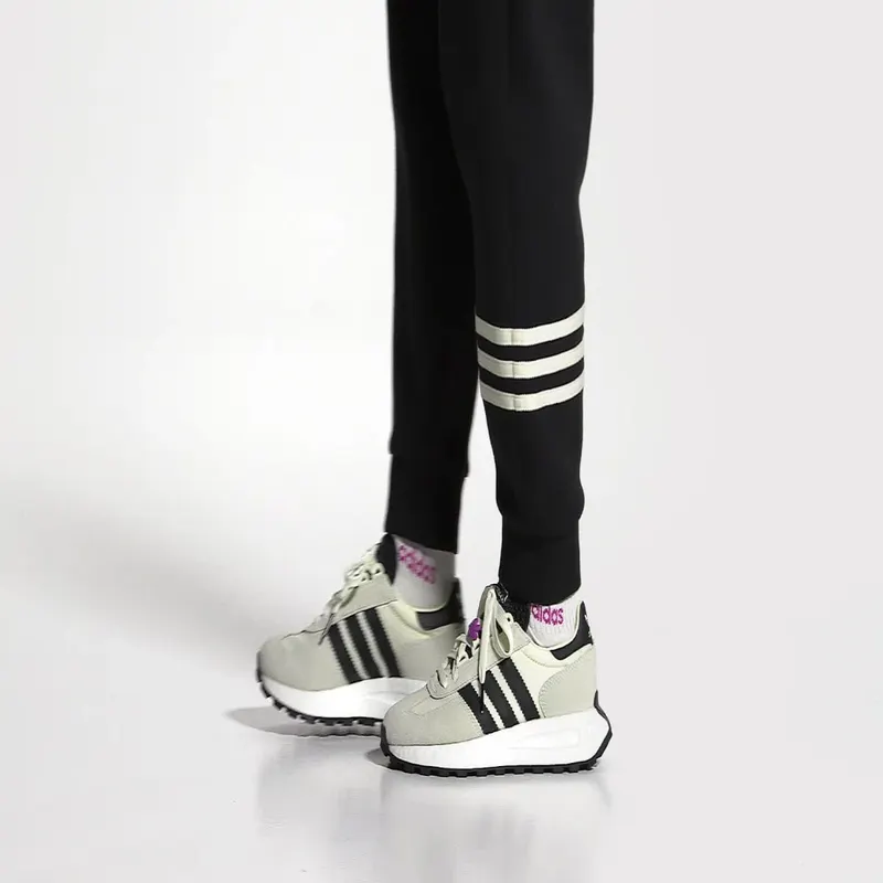 Adidas Retropy E5 Off White / Core Black / Shock Purple (HQ6886)