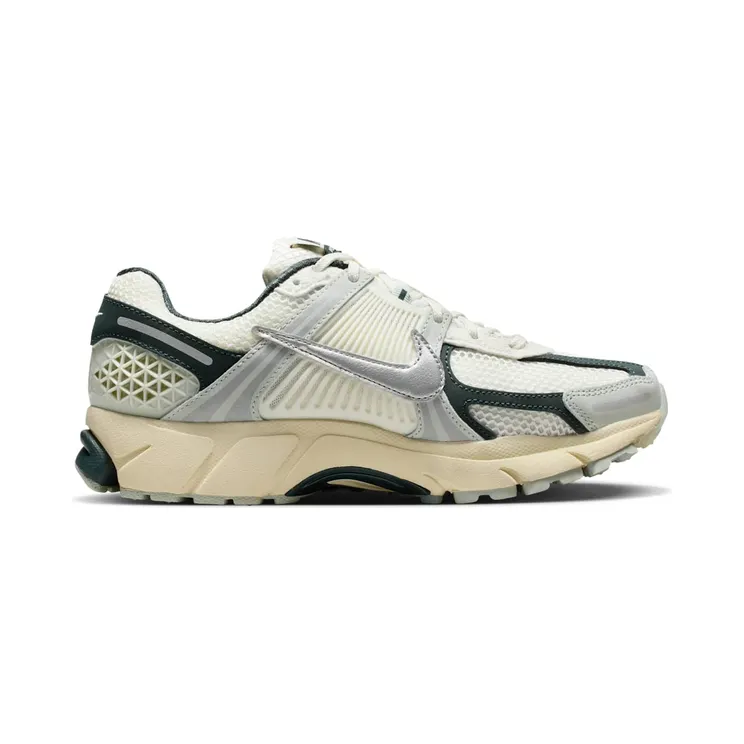nike-air-zoom IO7452-133