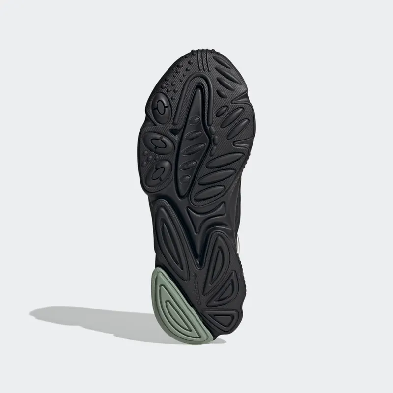 Adidas OZWEEGO Core Black / Core Black / Silver Metallic (HP6336)
