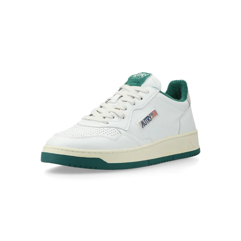 Autry Medalist Low (White / Green) – AULMVS06
