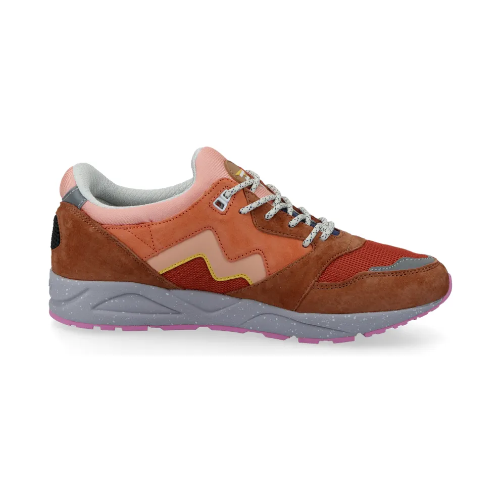 Karhu Aria 95 (brown sugar/ almost apricot) – F803096