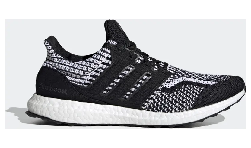 adidas Ultraboost 5.0 DNA Core Black / Core Black / Cloud White (FY9348)