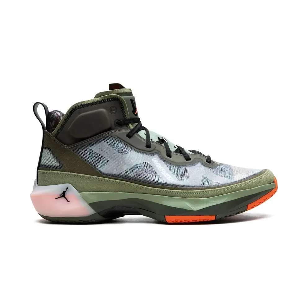 Jordan x Undefeated Air Jordan 37 sneakers – Grün (DV6255)