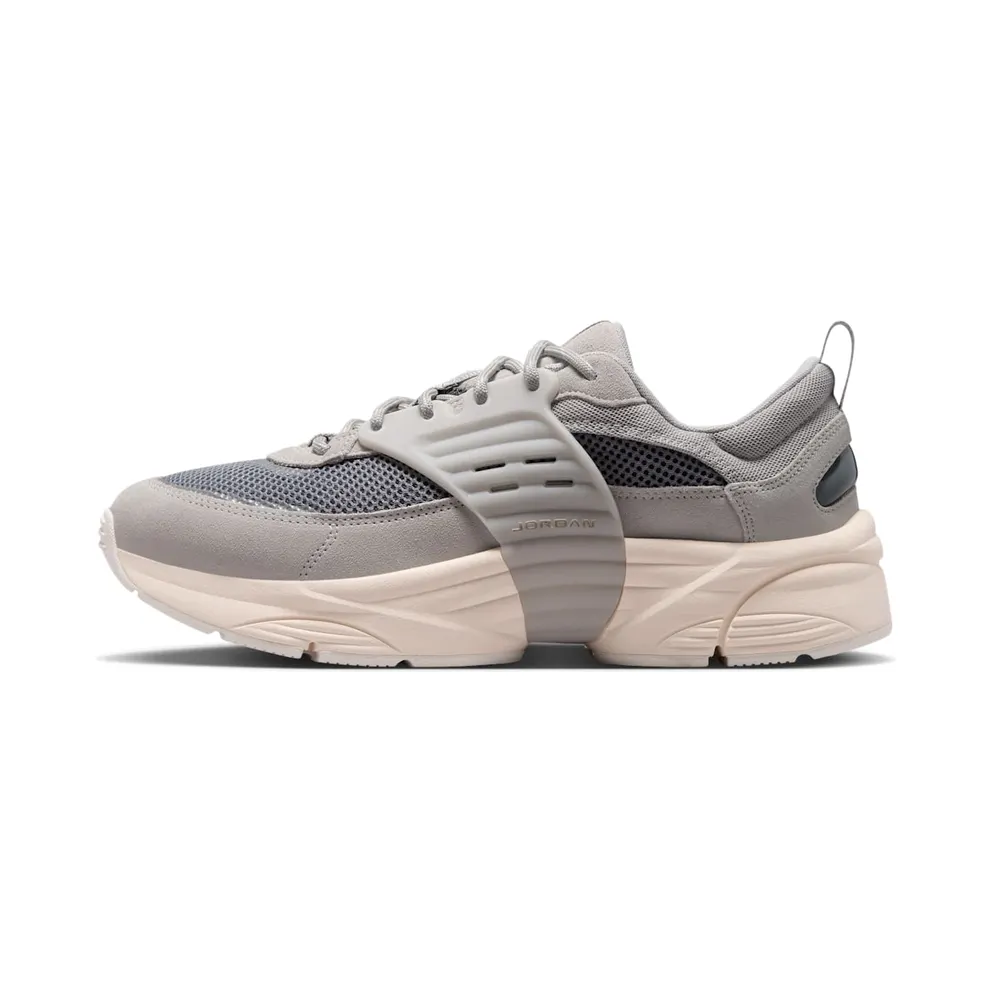 Jordan Trunner Light Iron Ore/Smoke Grey/Chalk/Legend Medium Brown (IB3722-011)