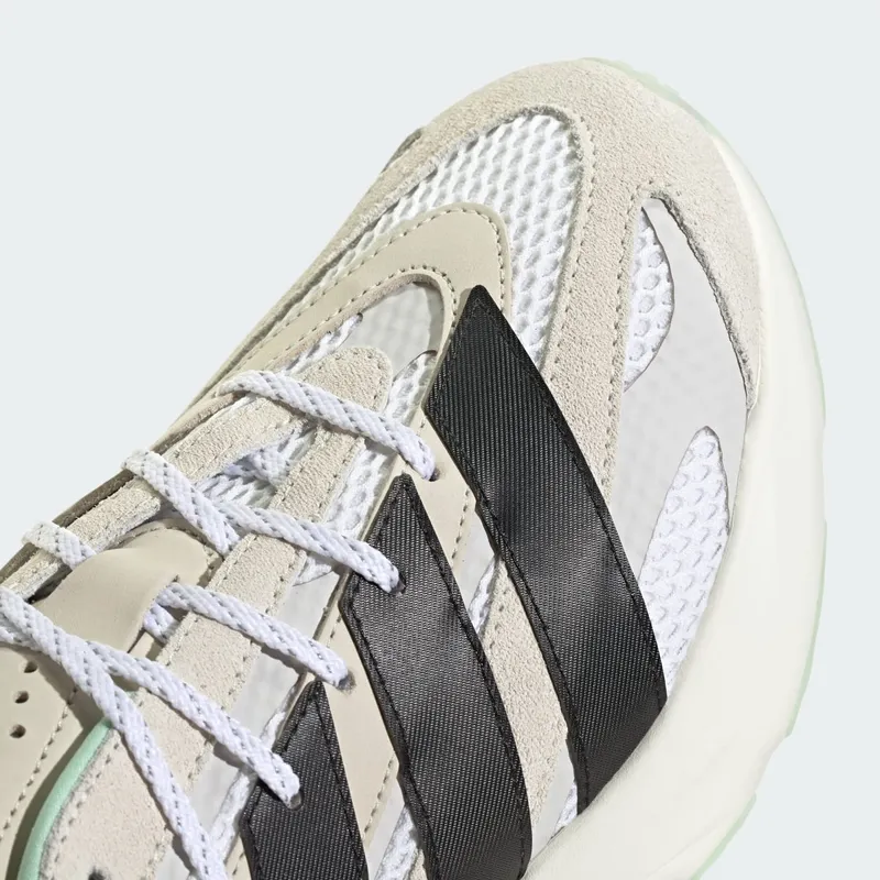 adidas Lightblaze Mercedes-AMG Petronas Formula One Team (JP8363)