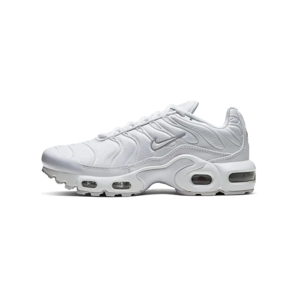 Nike Air Max Plus Older Kids’ White (CW7044-100)