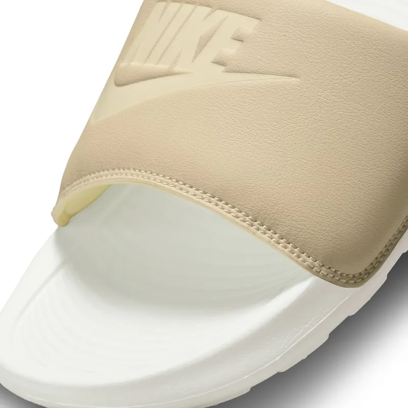 Nike Victori One “Sanddrift Coconut Milk” (CN9677-108)