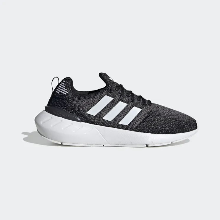 adidas Swift Run 22 “Core Black / Cloud White / Grey Five” (GV7971)