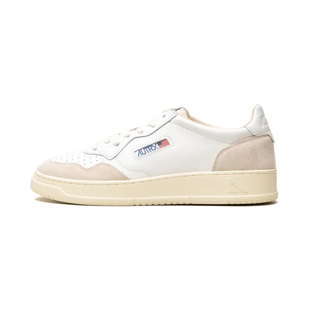 Autry Medalist Low White / White (AULMLS33)