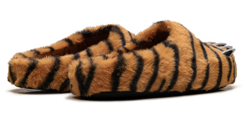 bravest-studios-sneaker BS95