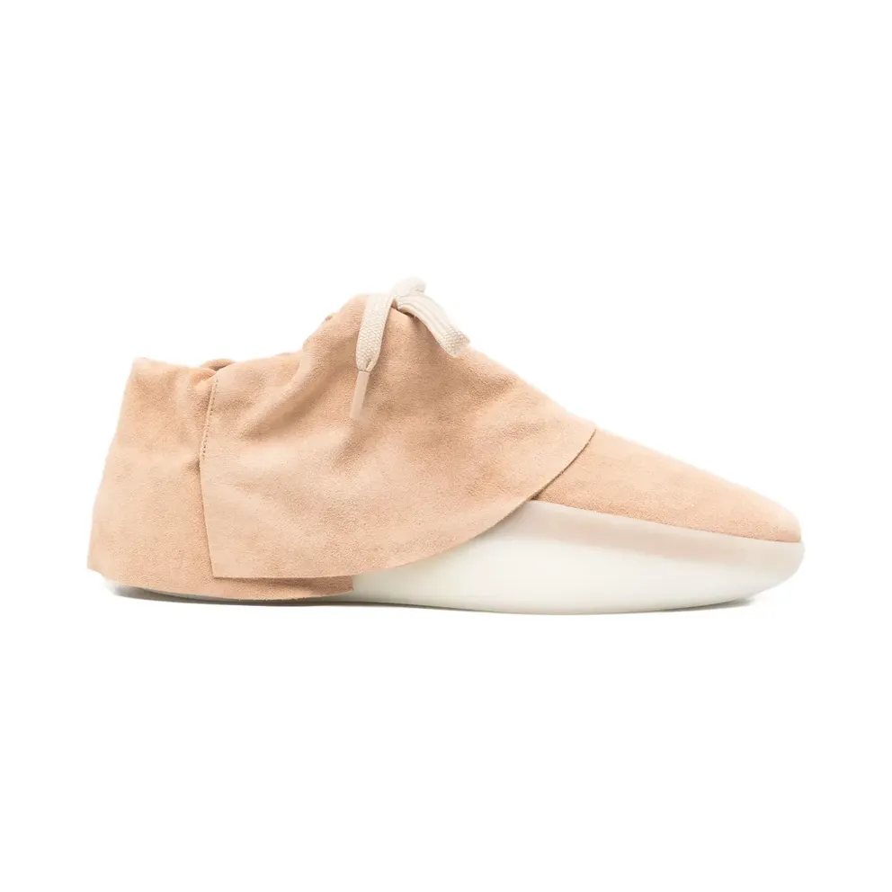 Fear Of God aus Wildleder mit Spitzendetail – Nude (FG25FW80216SUE)