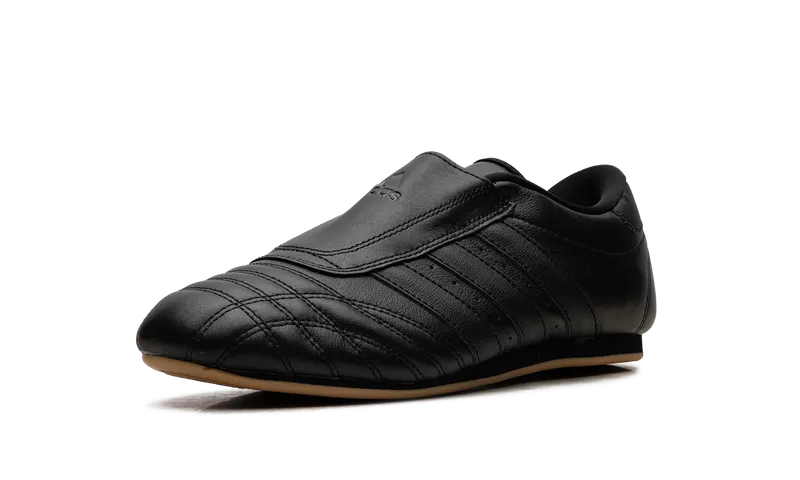 Adidas Taekwondo “Core Black / Core Black / Gum” (JS4011)
