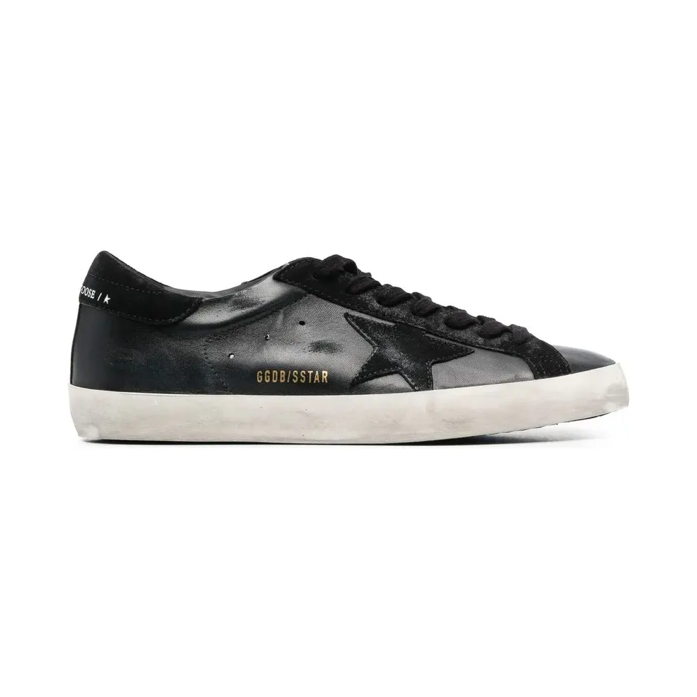 Golden Goose Super-Star aus schwarzem Nappaleder mit schwarzem Wildlederstern und Fersenlasche (GMF00101F003984)