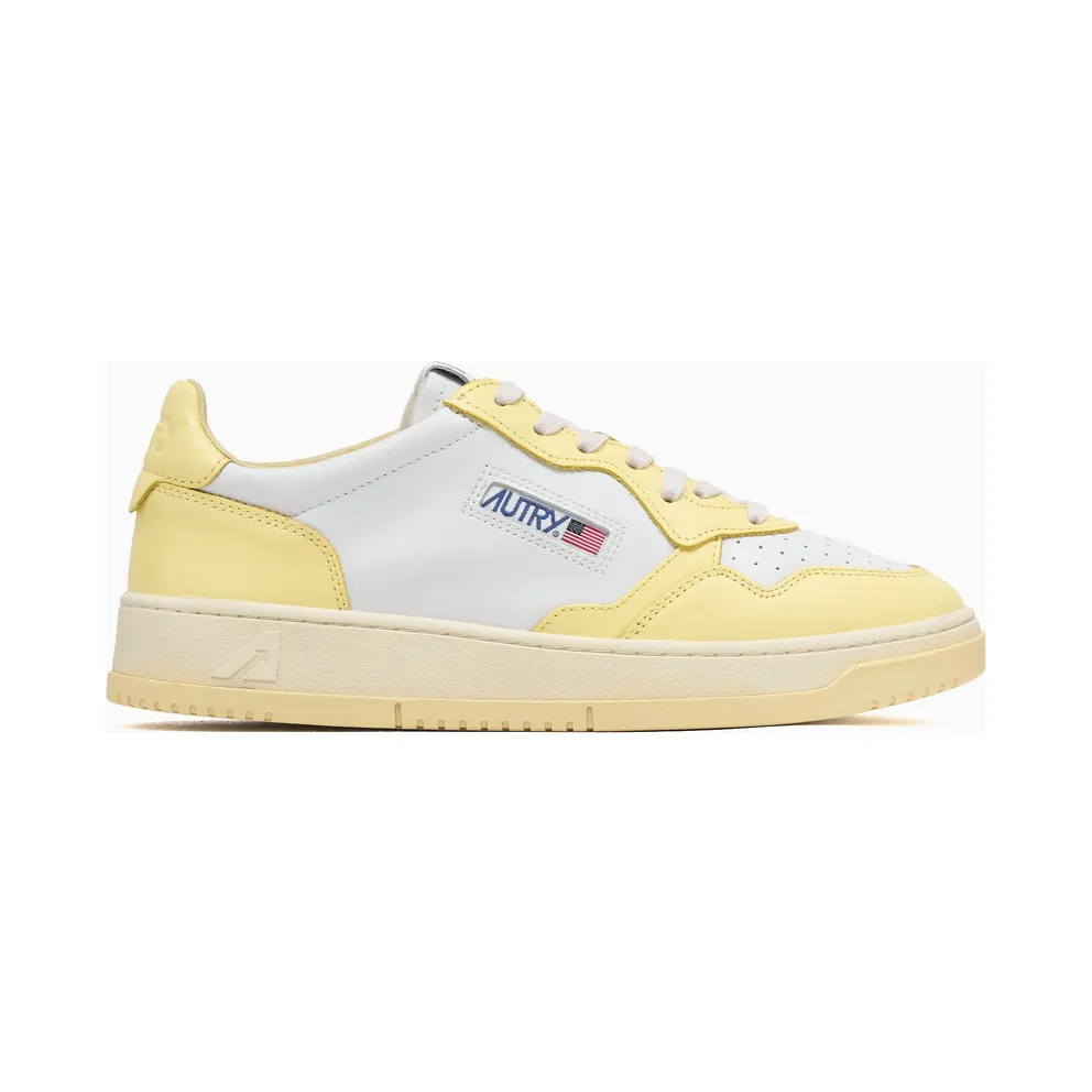 Autry Medalist Low Yellow (AULMWB63)