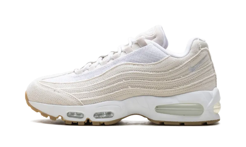 Nike x Levi’s Air Max 95 “Light Orewood Brown/White/Gum” (HM4743-100)