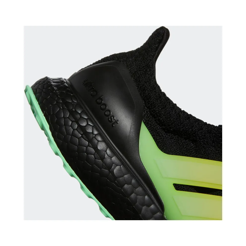 Adidas Ultraboost 5.0 DNA Core Black / Cloud White / Beam Green (GV8729)